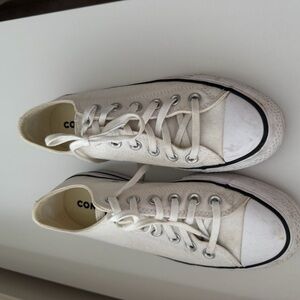 Converse Chuck Taylor All Star Platform Low White Women’s 6.5 Sneakers